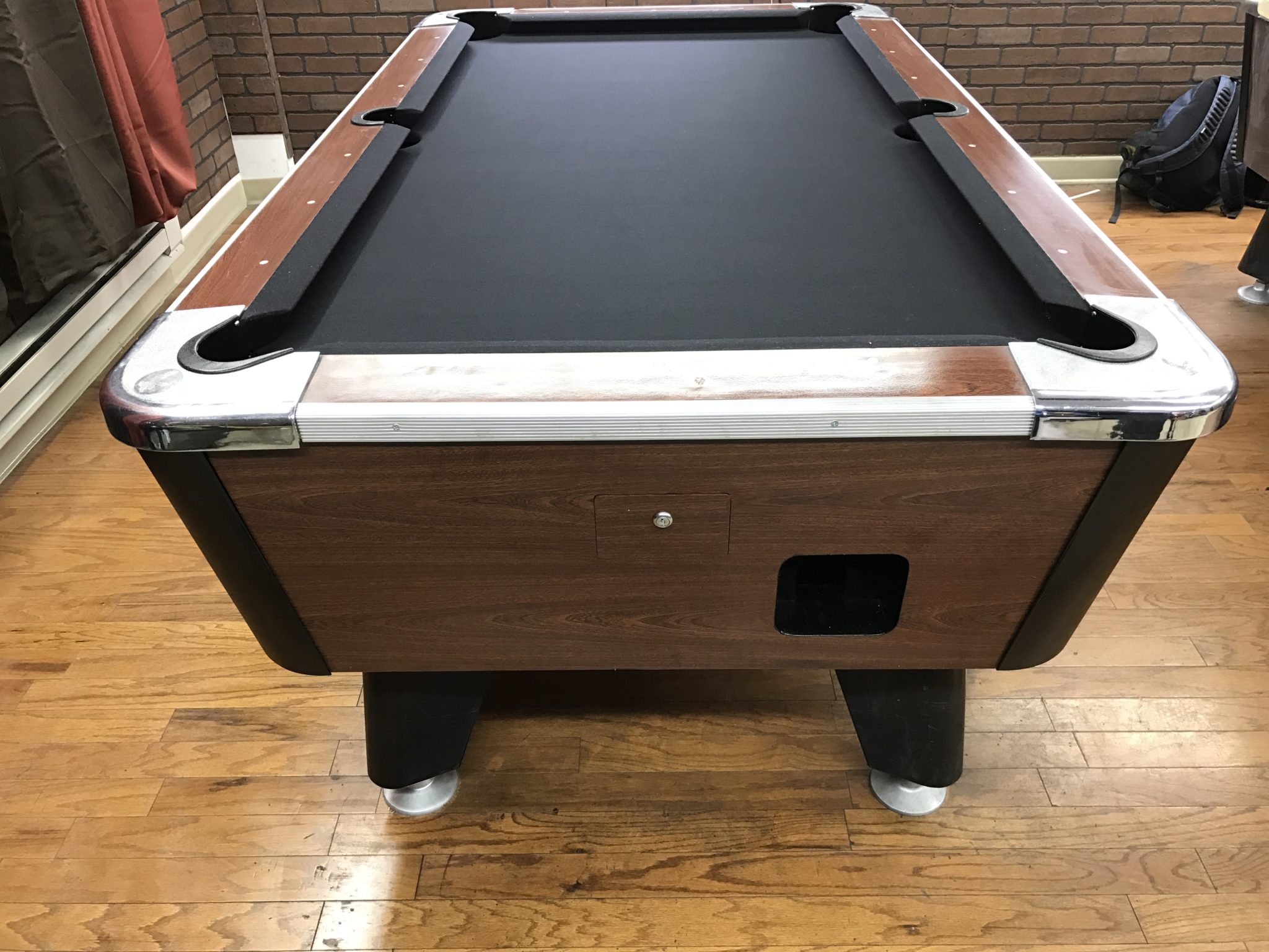 Coin Operated Bar Pool Table