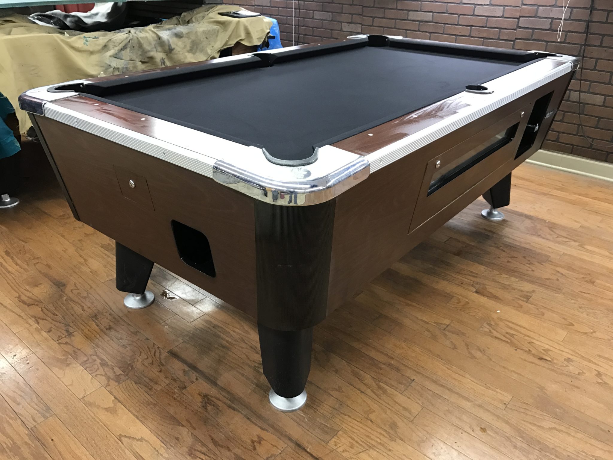 Coin Operated Bar Pool Table