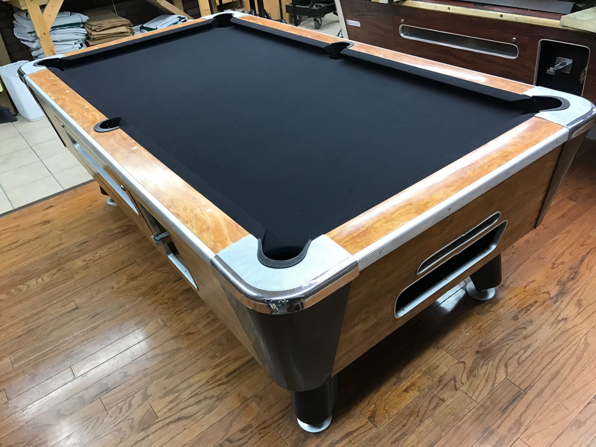 Coin Operated Bar Pool Table