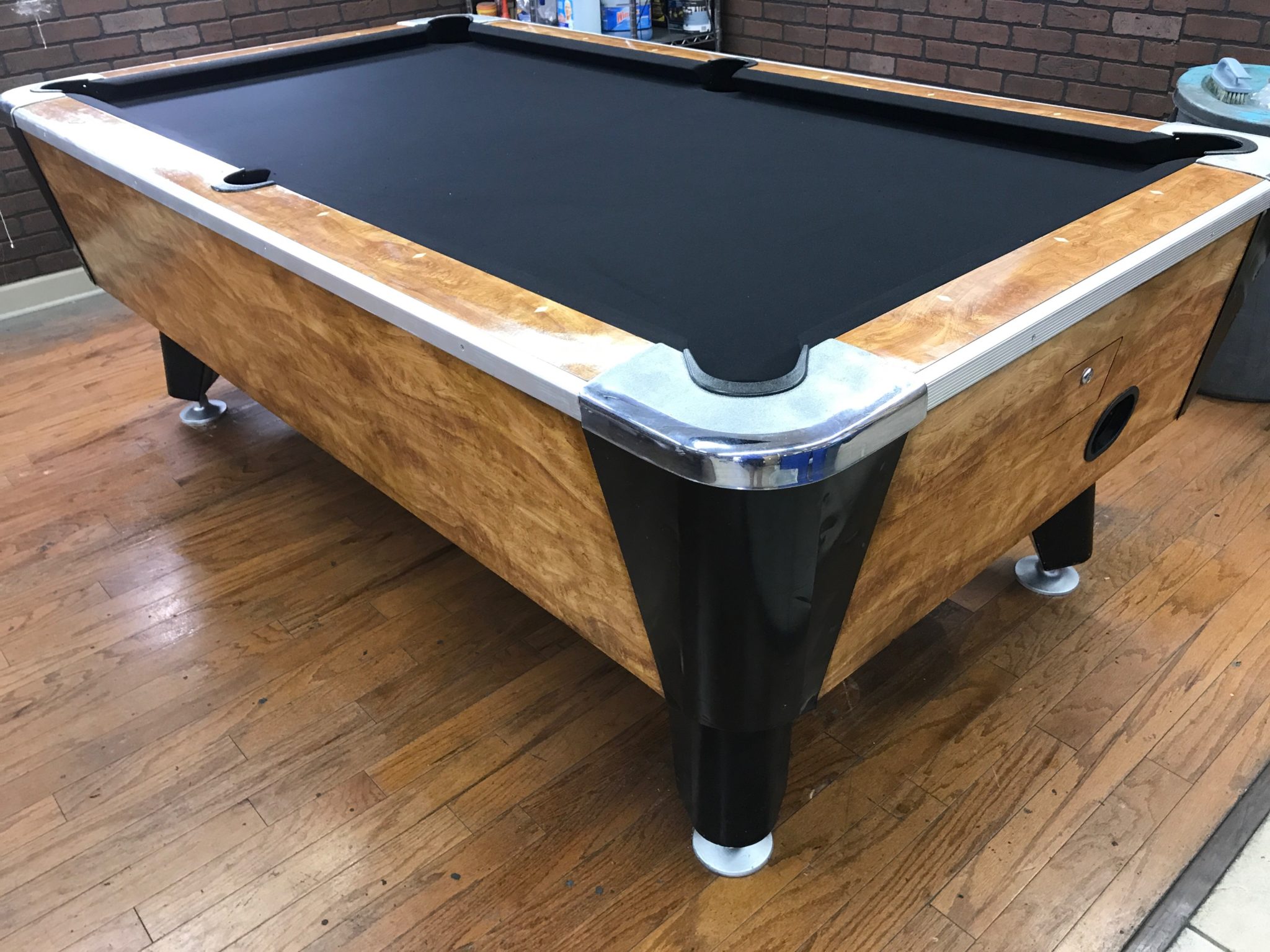 Coin Operated Bar Pool Table