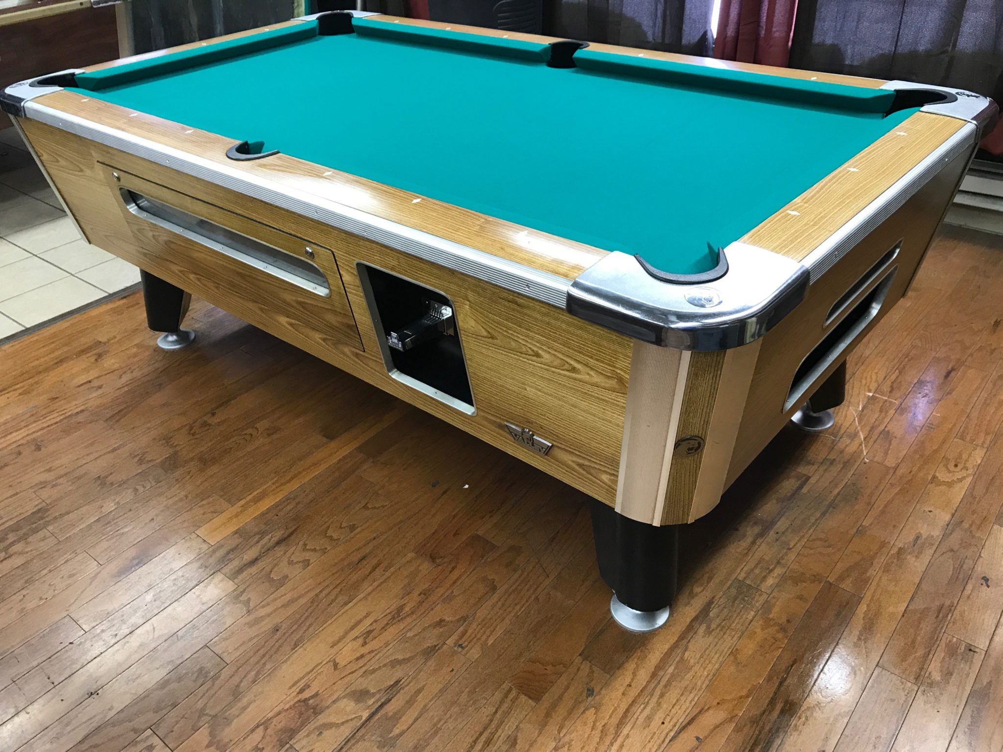 Medalist coin operated pool table