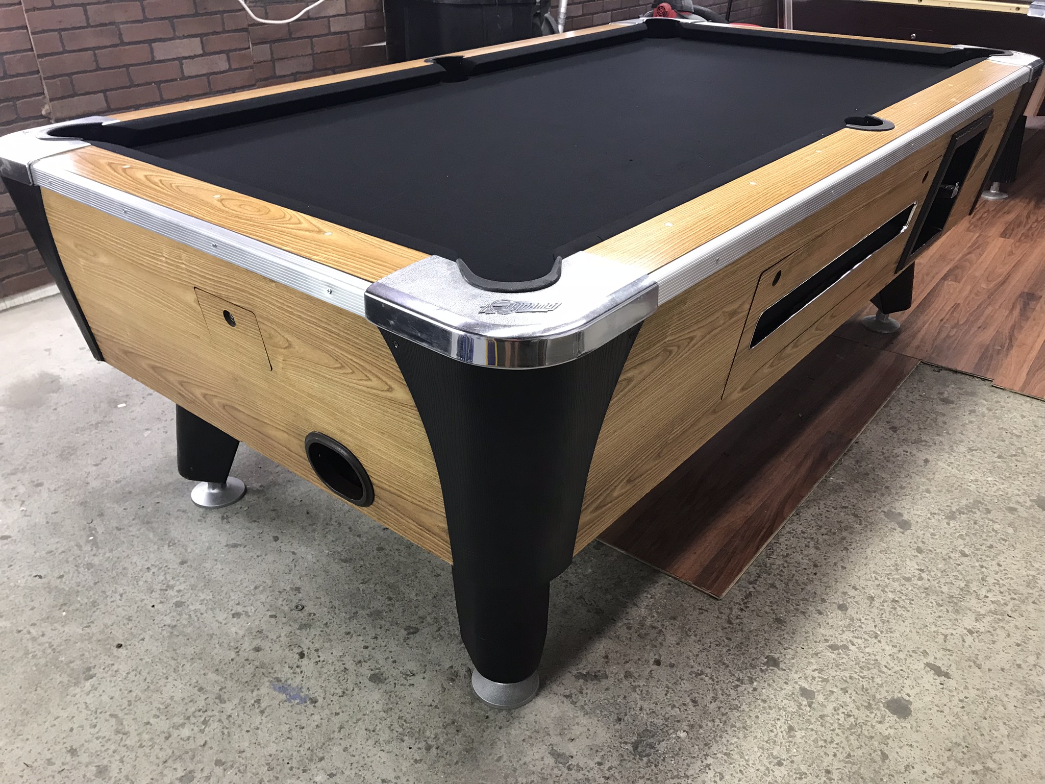 Coin Operated Bar Pool Table