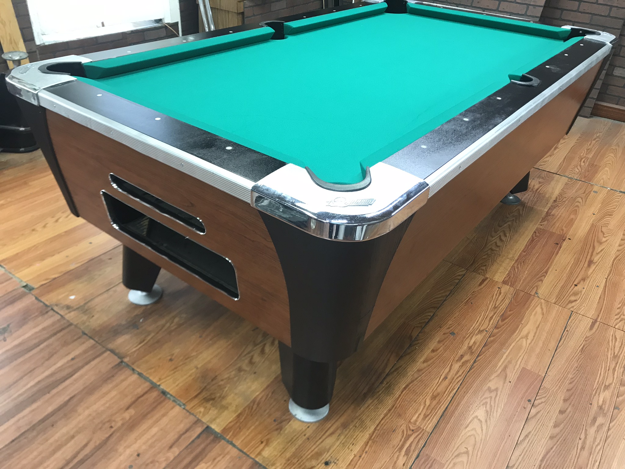 Coin Operated Bar Pool Table