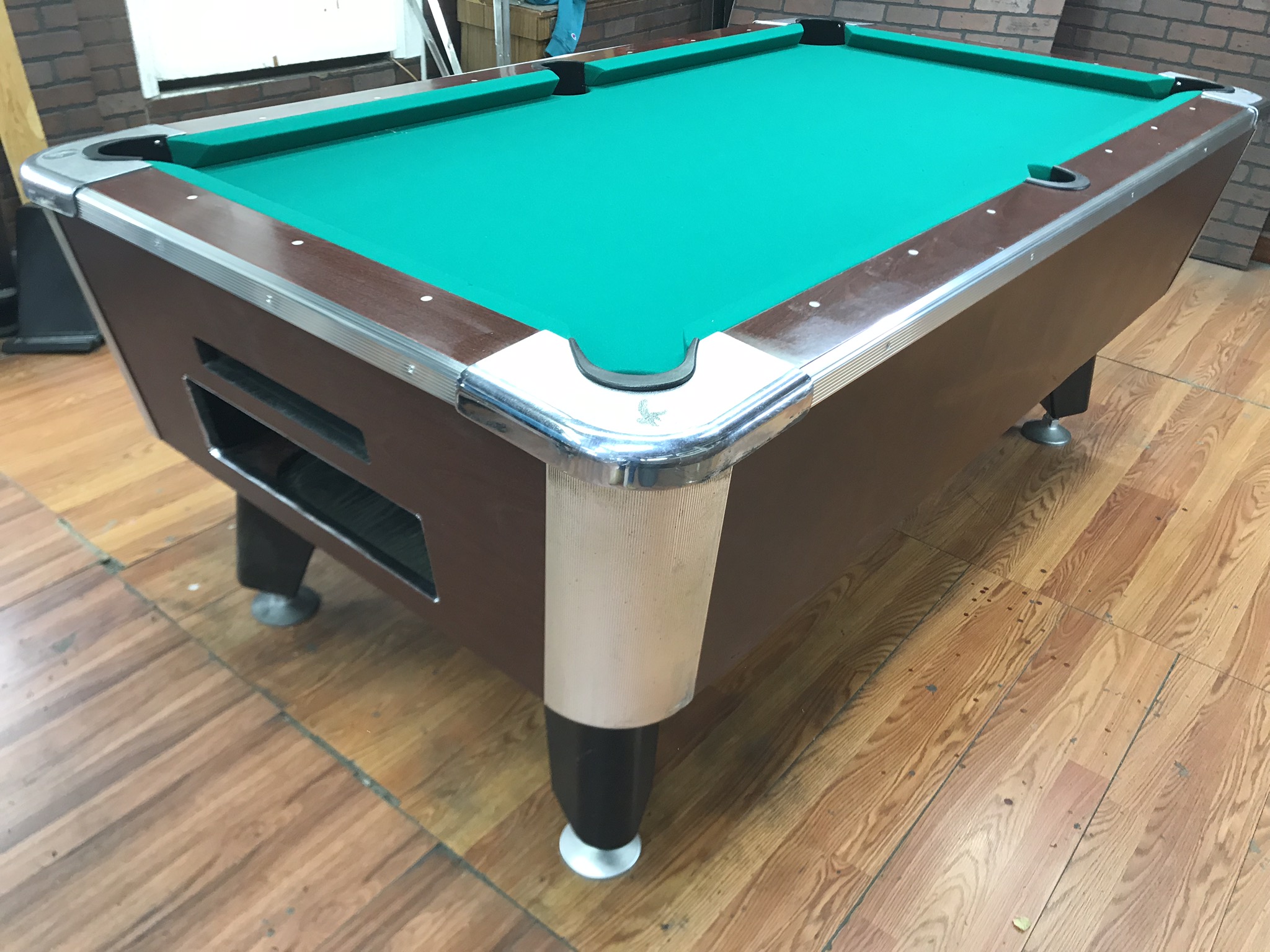 Coin Operated Bar Pool Table