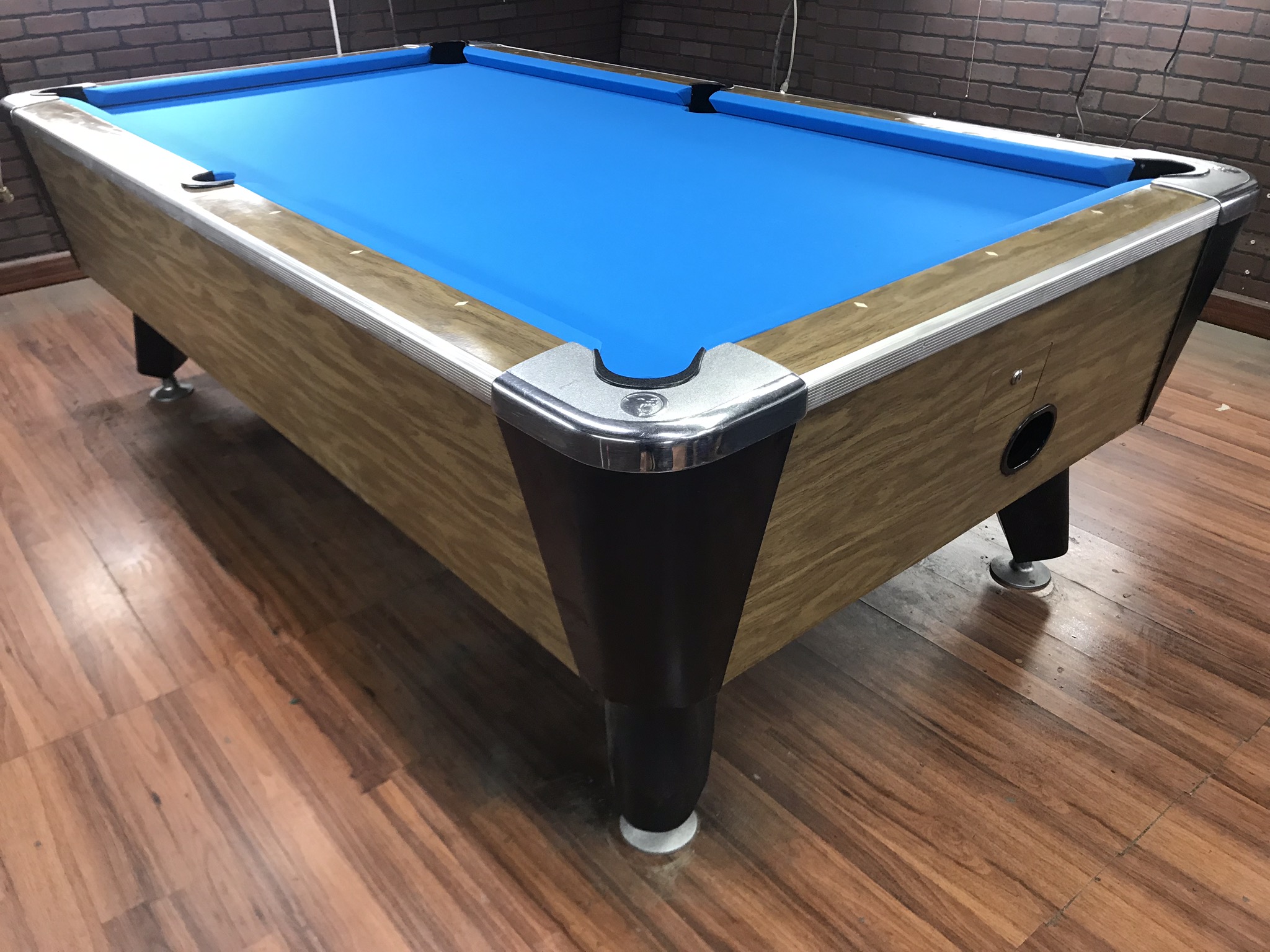Coin Operated Bar Pool Table