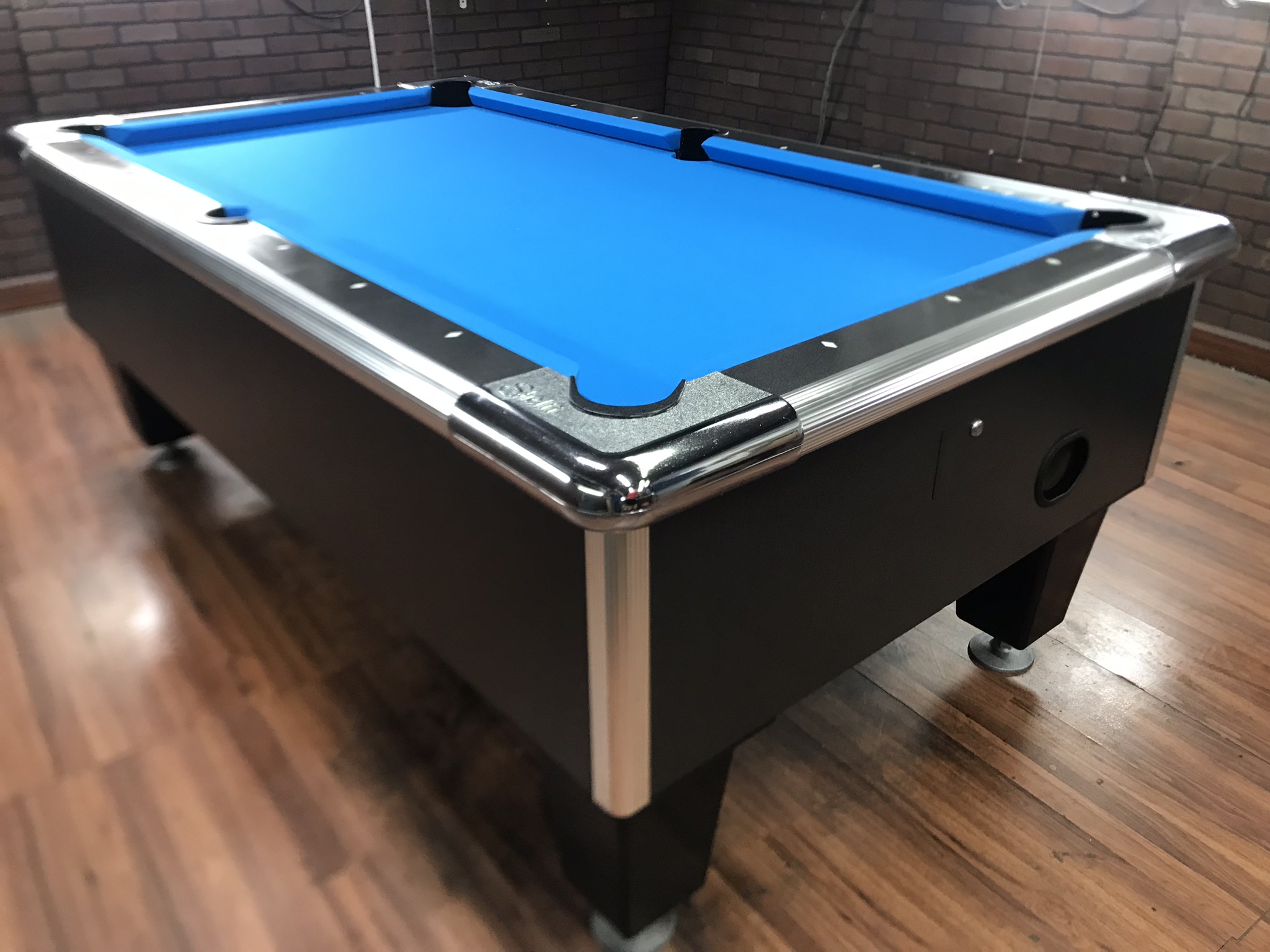 Coin Operated Bar Pool Table