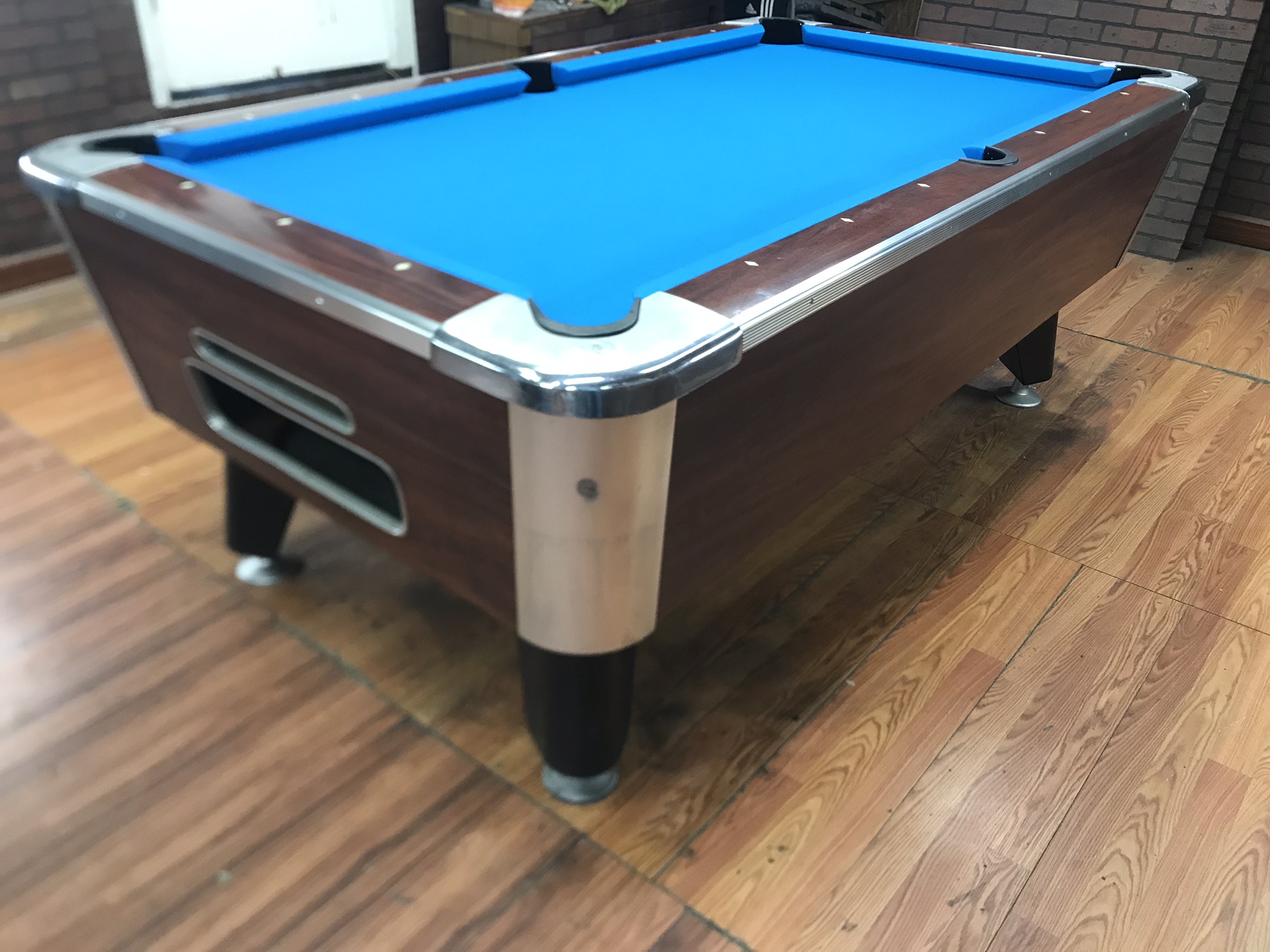 Coin Operated Bar Pool Table
