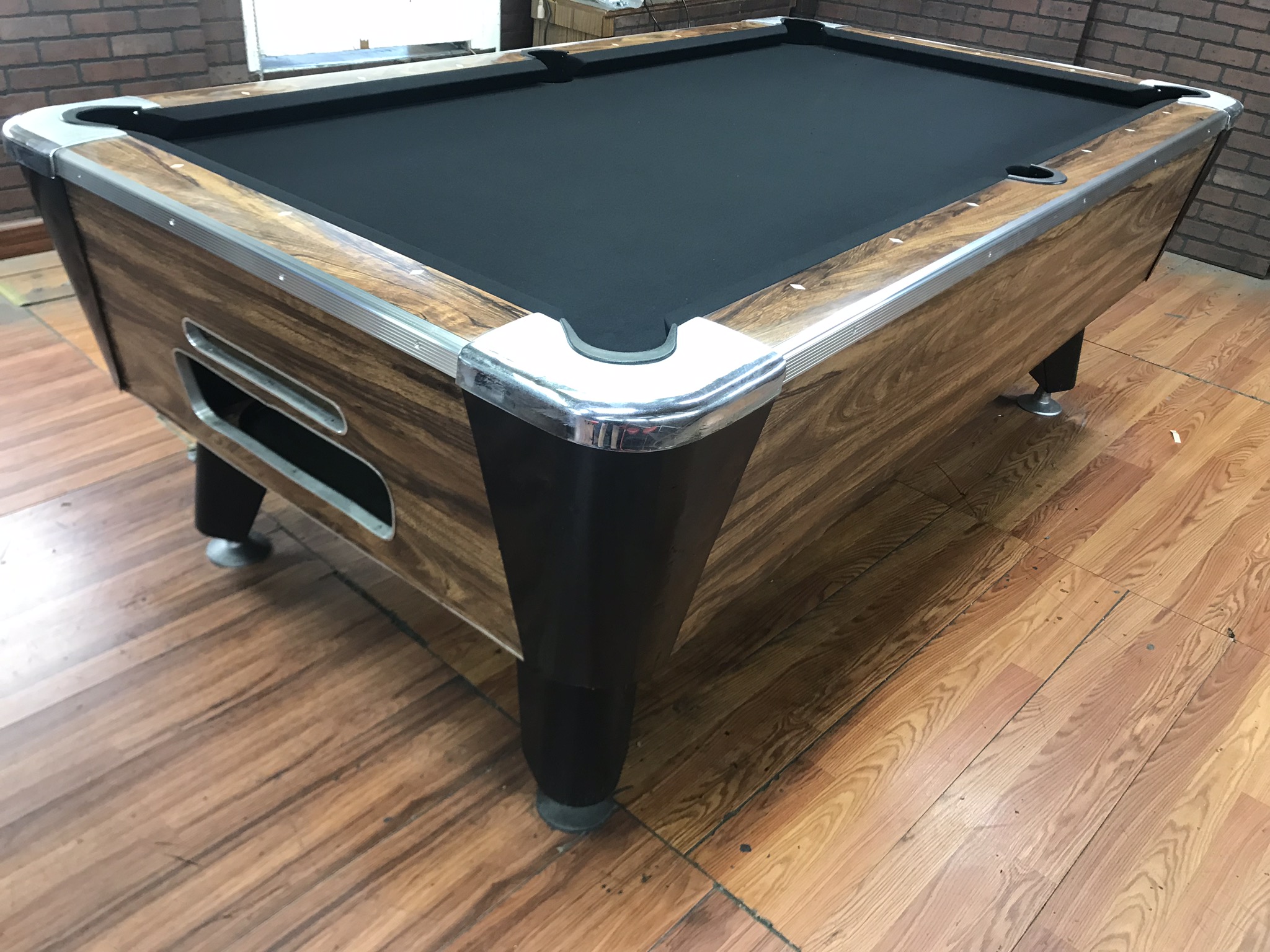 Coin Operated Bar Pool Table
