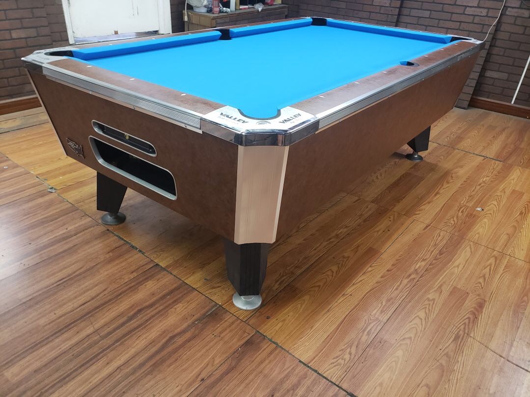 Coin Operated Bar Pool Table