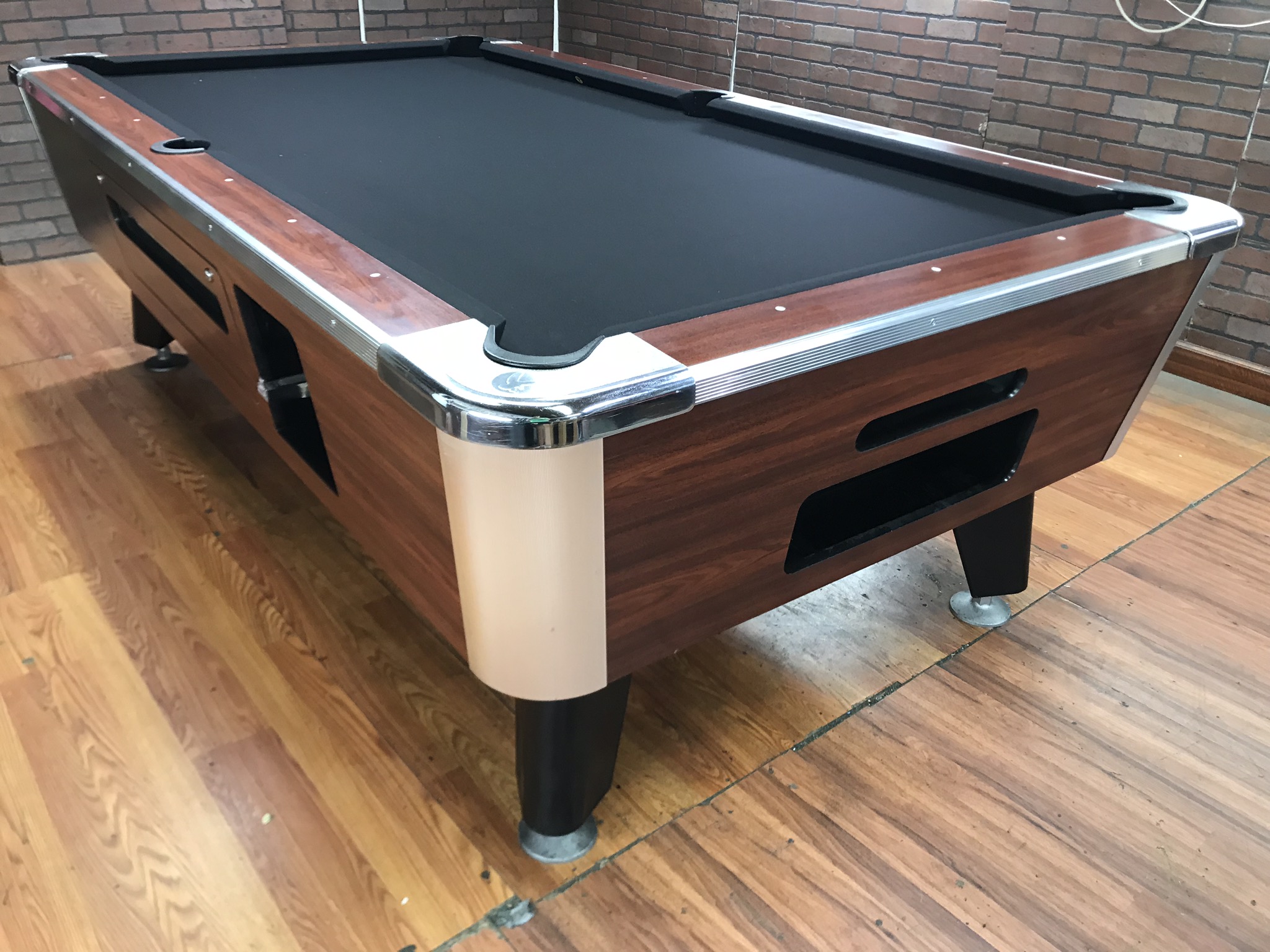 Coin Operated Bar Pool Table